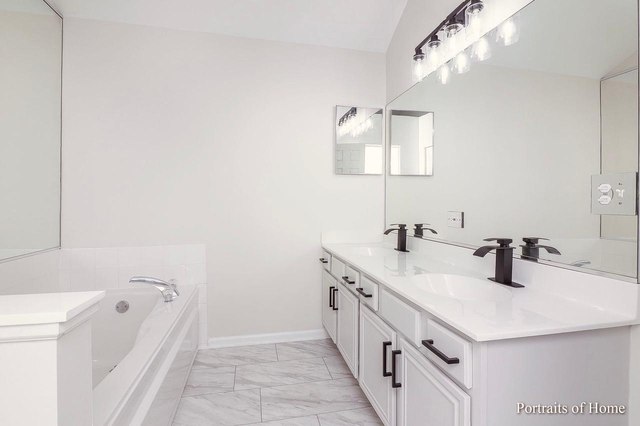 613 Pheasant Trail, St. Charles, IL 60174