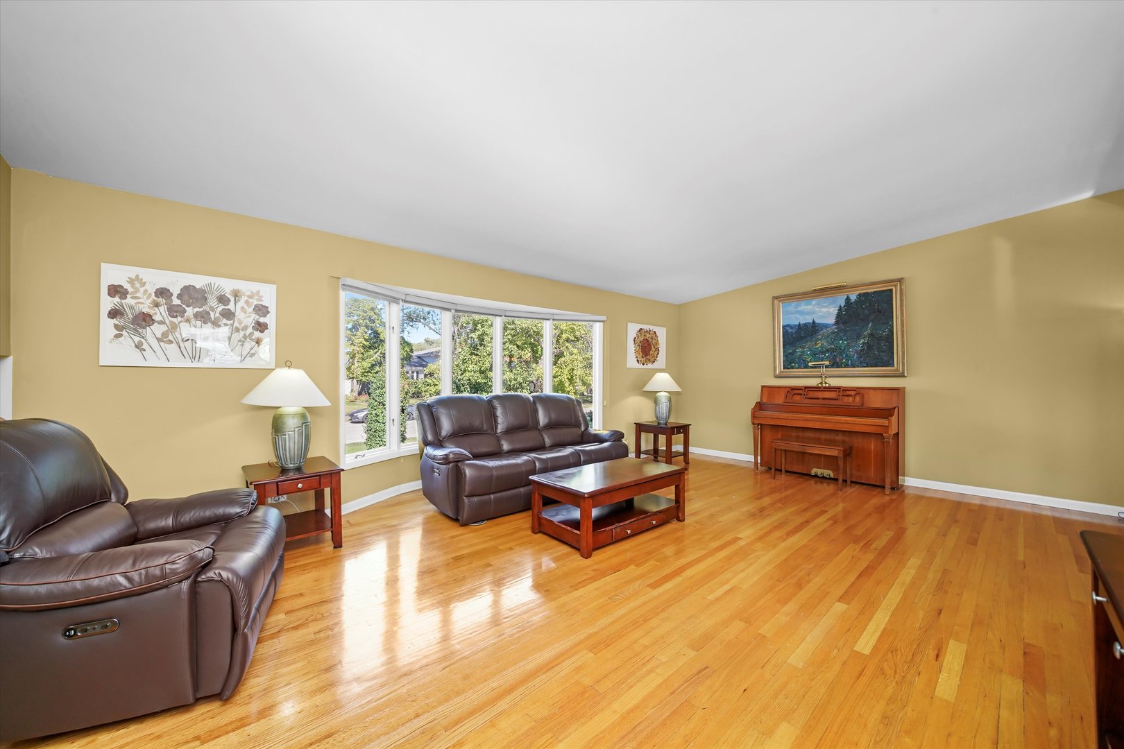 7713 Arcadia Street, Morton Grove, IL 60053