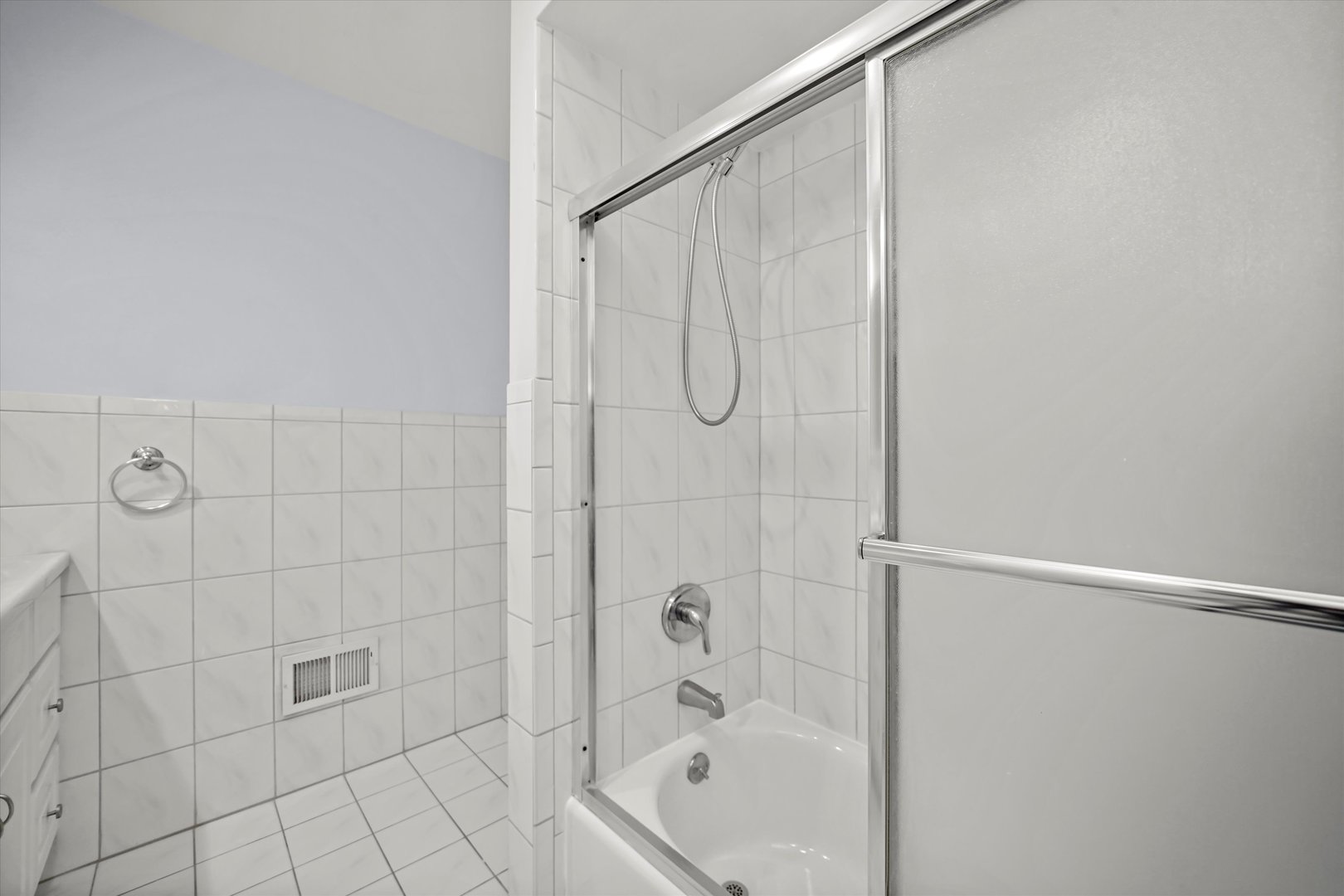 7713 Arcadia Street, Morton Grove, IL 60053