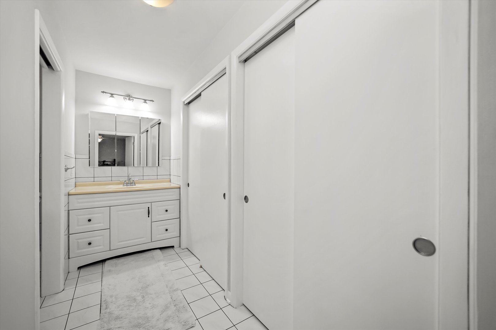 7713 Arcadia Street, Morton Grove, IL 60053