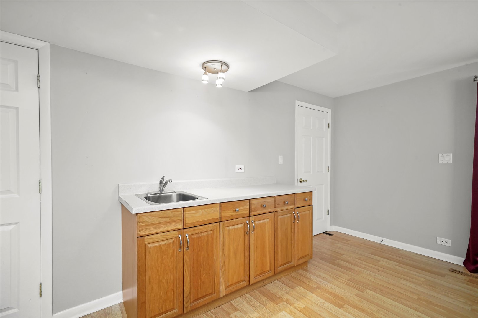 7713 Arcadia Street, Morton Grove, IL 60053