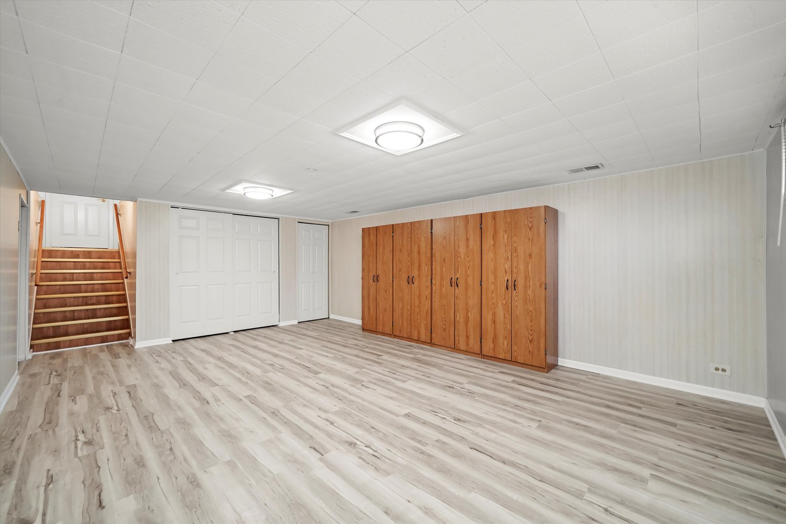 7713 Arcadia Street, Morton Grove, IL 60053