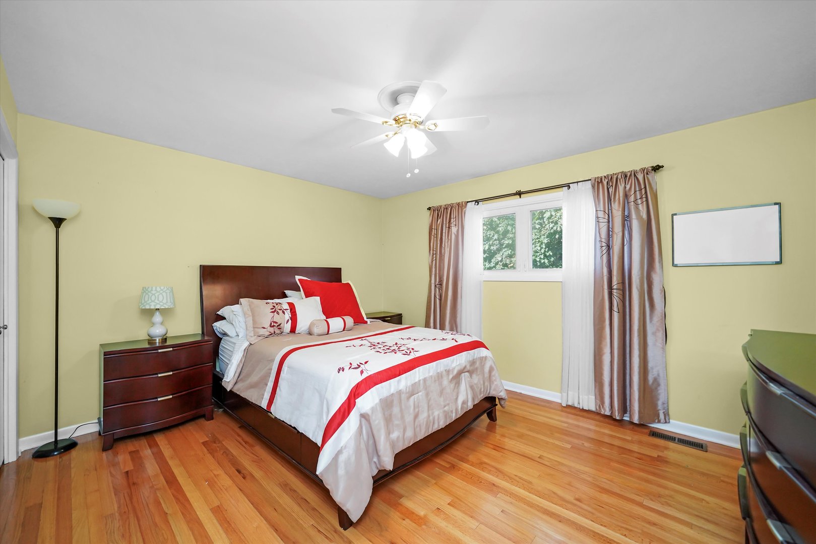 7713 Arcadia Street, Morton Grove, IL 60053