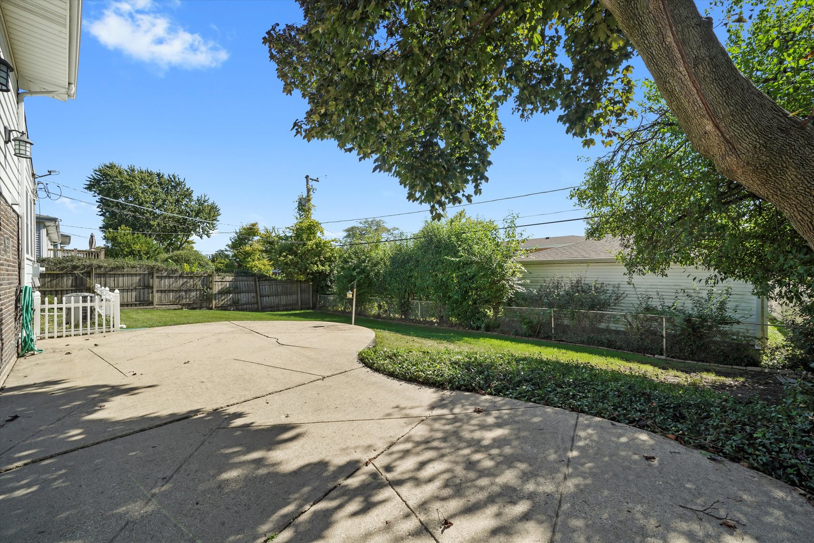 7713 Arcadia Street, Morton Grove, IL 60053