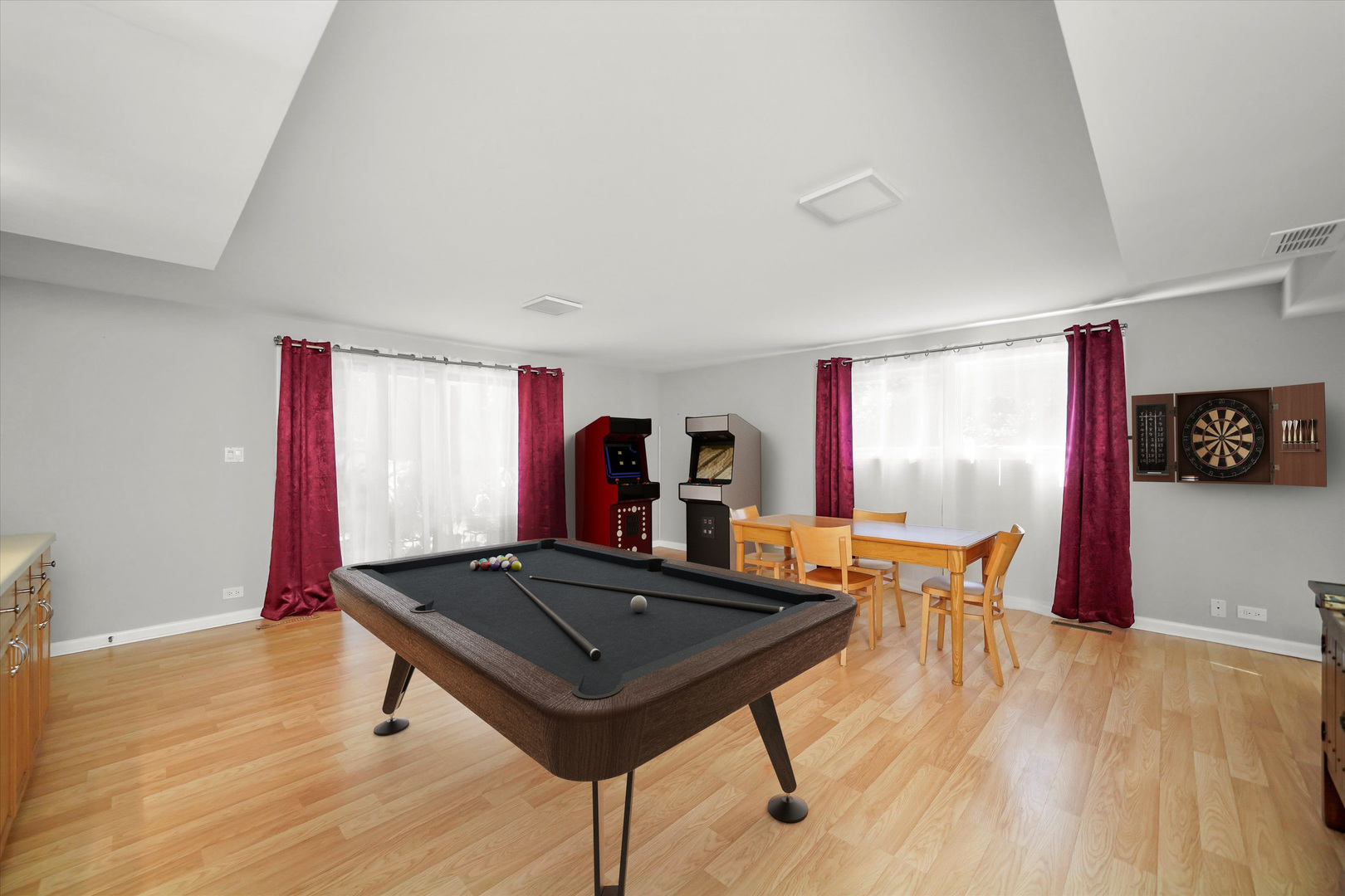 7713 Arcadia Street, Morton Grove, IL 60053