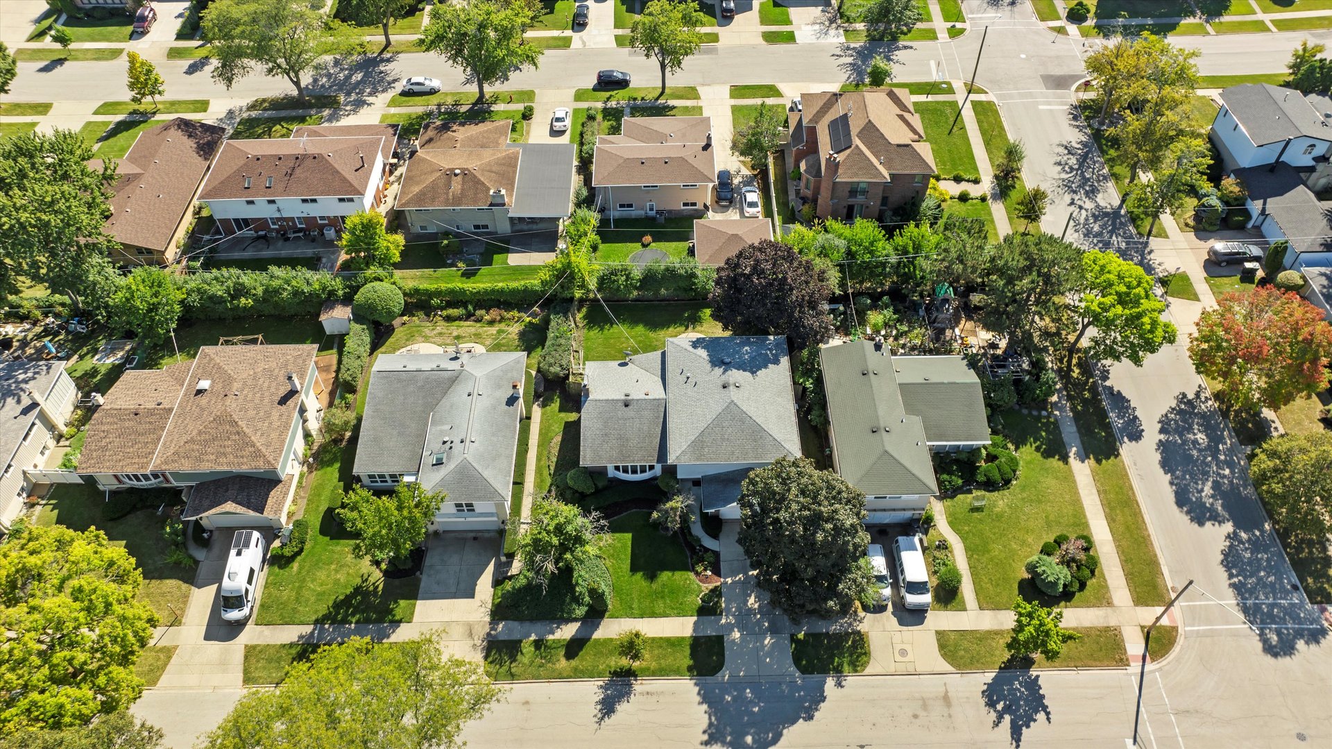 7713 Arcadia Street, Morton Grove, IL 60053