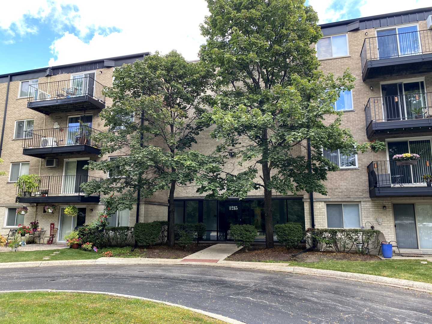 1215 N Waterman Avenue #1J, Arlington Heights, IL 60004