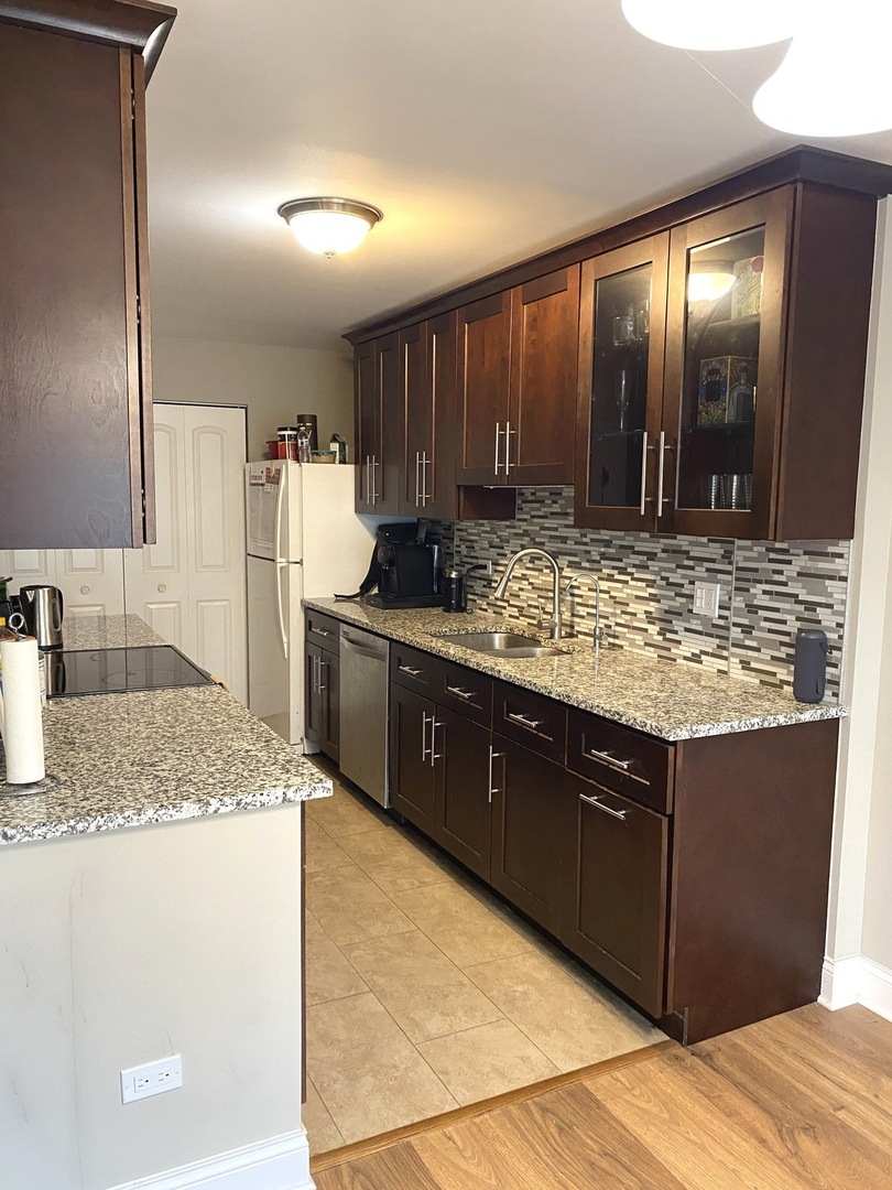1215 N Waterman Avenue #1J, Arlington Heights, IL 60004