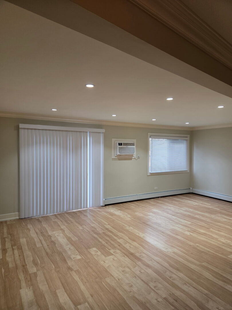 531 Carlysle Drive #9, Clarendon Hills, IL 60514