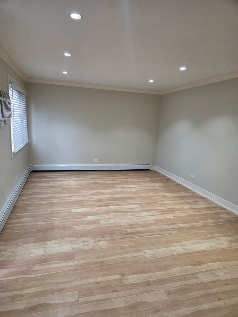 531 Carlysle Drive #9, Clarendon Hills, IL 60514