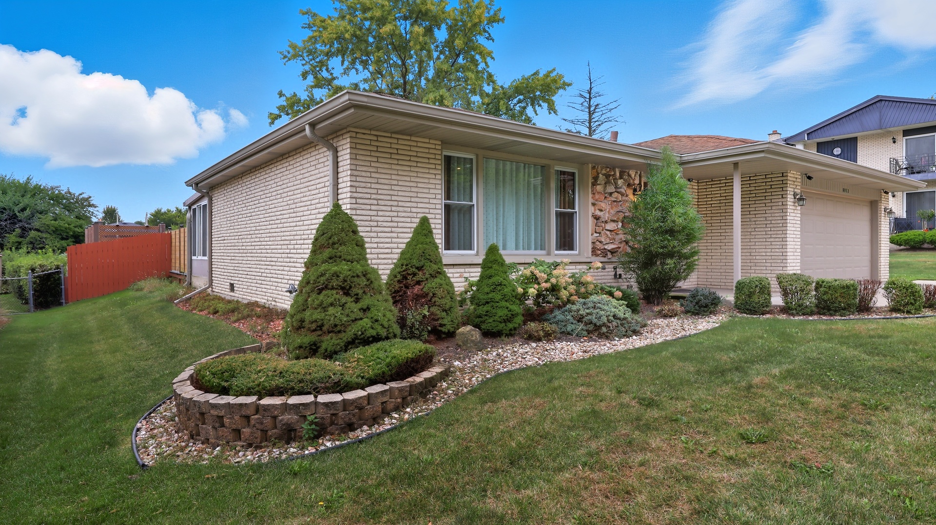 8853 W 97th Street, Palos Hills, IL 60465