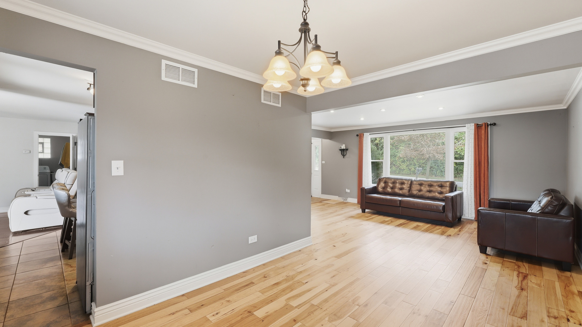 8853 W 97th Street, Palos Hills, IL 60465