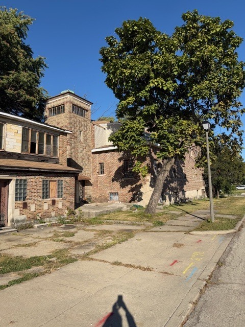 1718 S 6th Avenue, Maywood, IL 60153