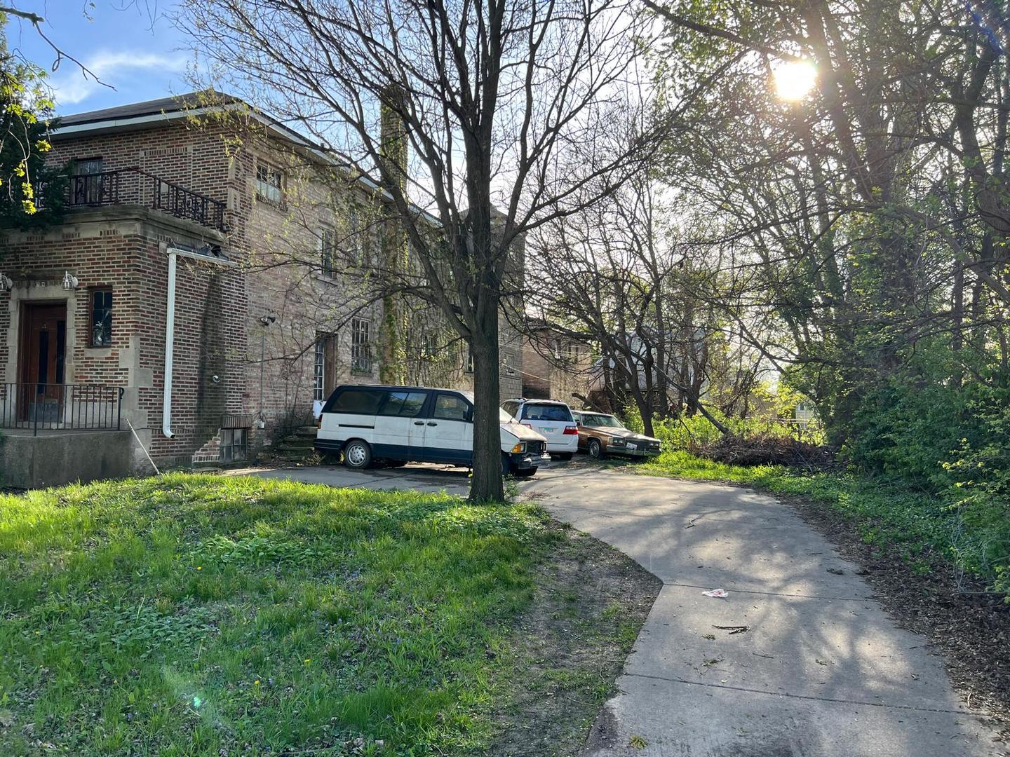 1718 S 6th Avenue, Maywood, IL 60153