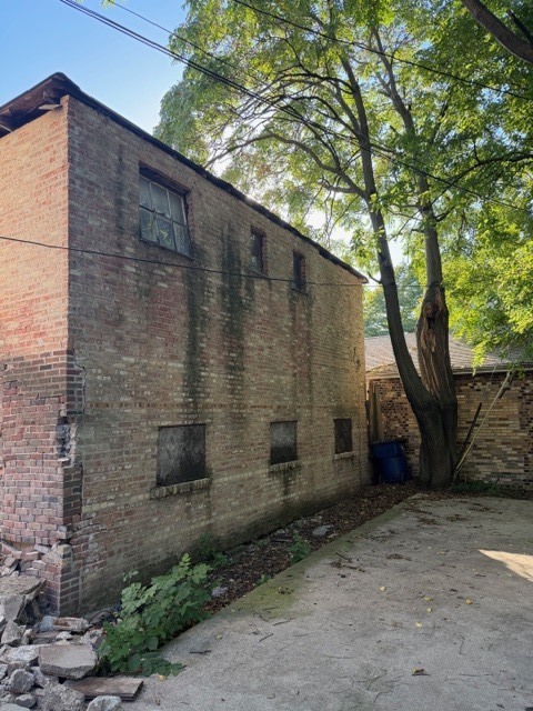 1718 S 6th Avenue, Maywood, IL 60153