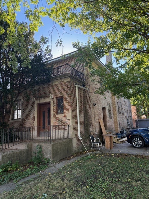 1718 S 6th Avenue, Maywood, IL 60153