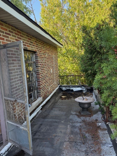 1718 S 6th Avenue, Maywood, IL 60153