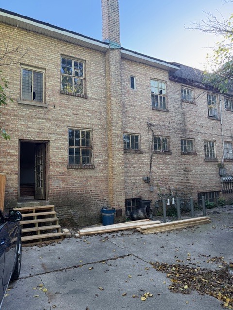 1718 S 6th Avenue, Maywood, IL 60153