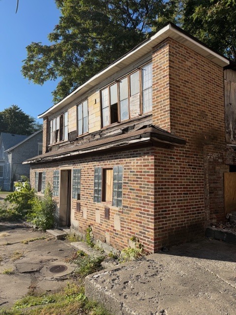 1718 S 6th Avenue, Maywood, IL 60153