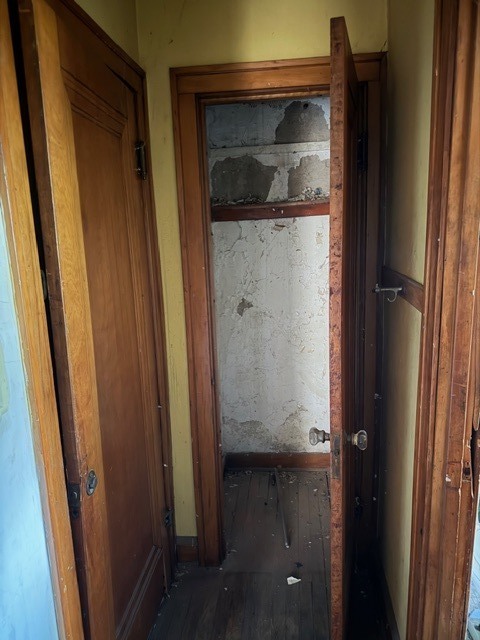 1718 S 6th Avenue, Maywood, IL 60153