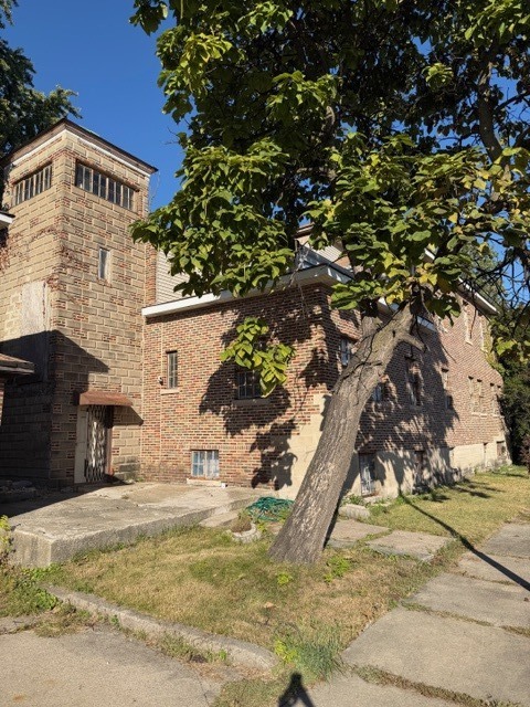 1718 S 6th Avenue, Maywood, IL 60153