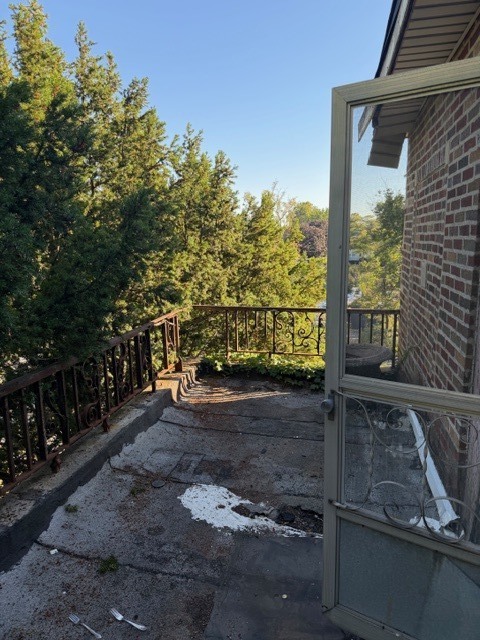 1718 S 6th Avenue, Maywood, IL 60153