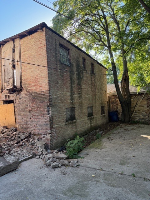 1718 S 6th Avenue, Maywood, IL 60153