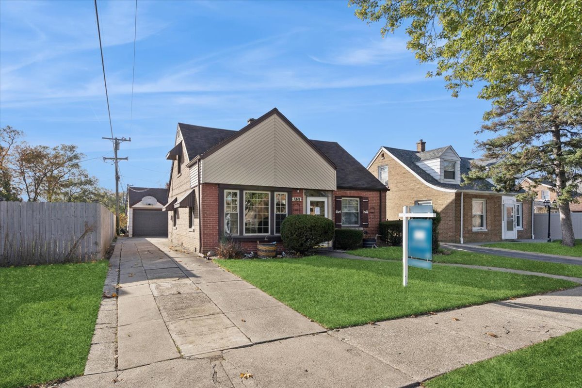 7841 44th Street, Lyons, IL 60534