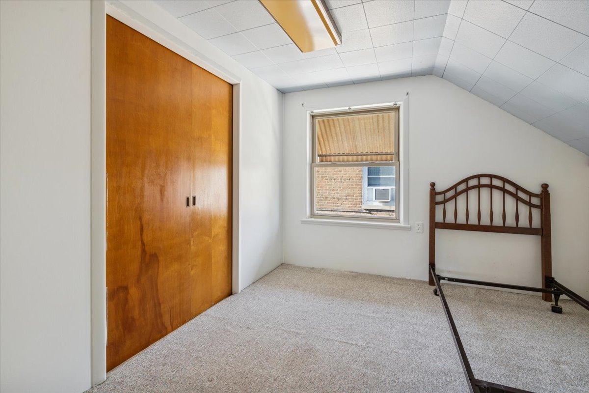 7841 44th Street, Lyons, IL 60534