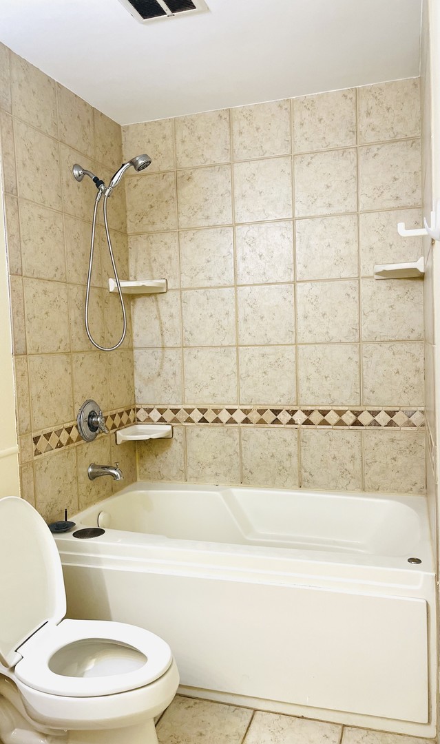 14B Kingery Quarter #207, Willowbrook, IL 60527