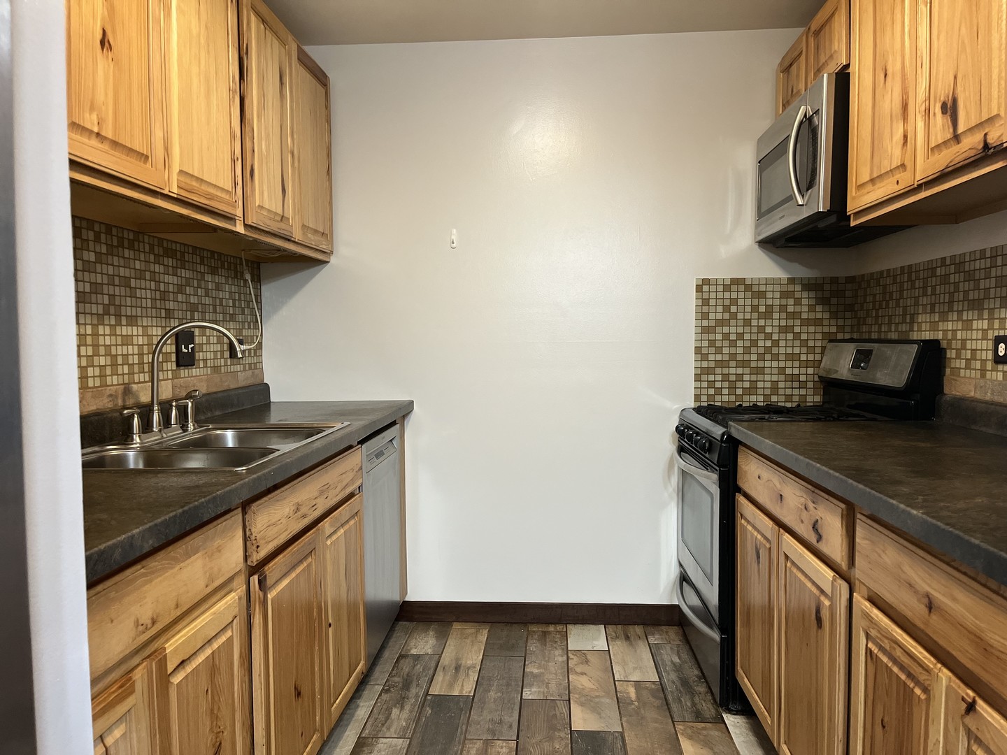 14B Kingery Quarter #207, Willowbrook, IL 60527