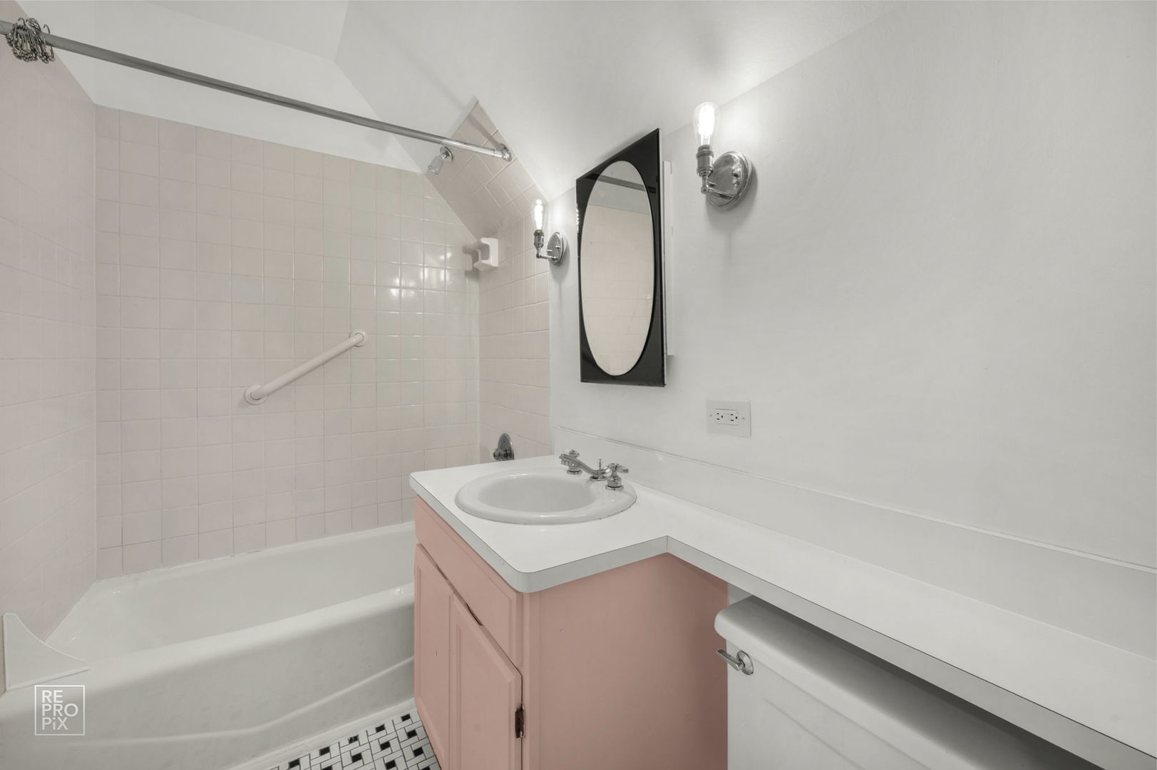 238 Grant Avenue, Clarendon Hills, IL 60514