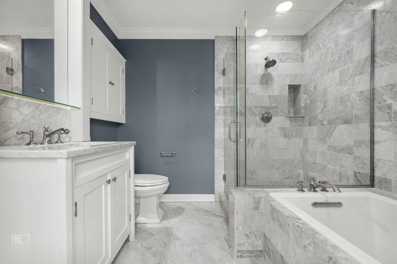 238 Grant Avenue, Clarendon Hills, IL 60514