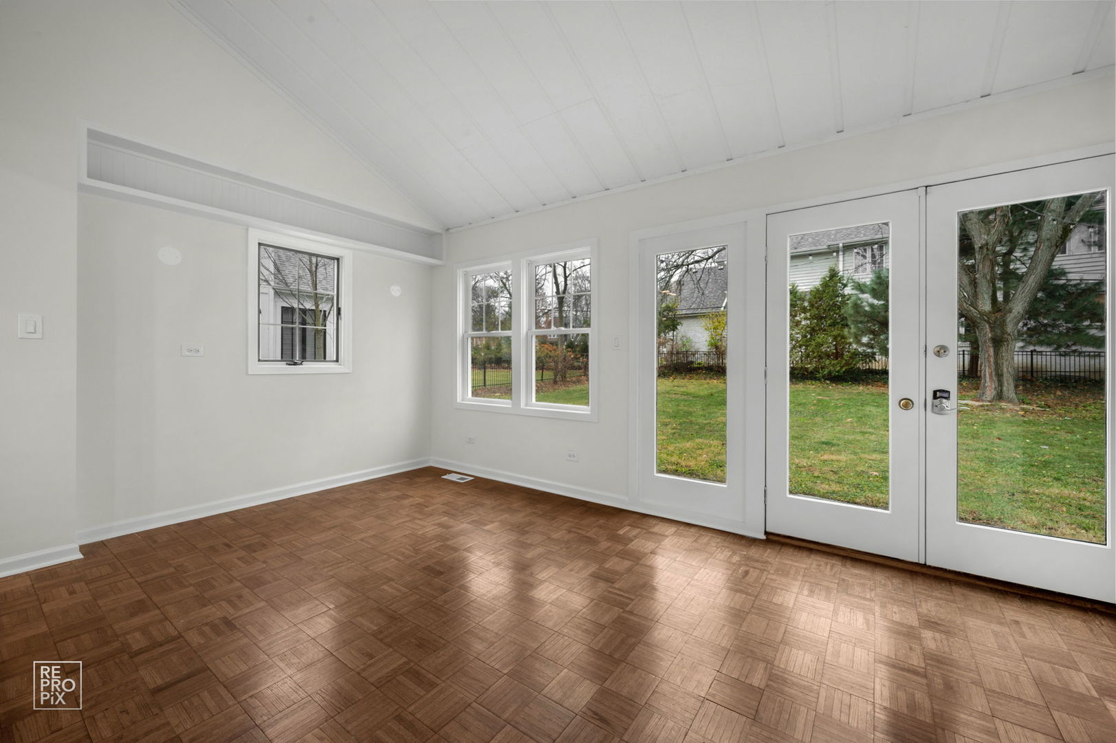 238 Grant Avenue, Clarendon Hills, IL 60514