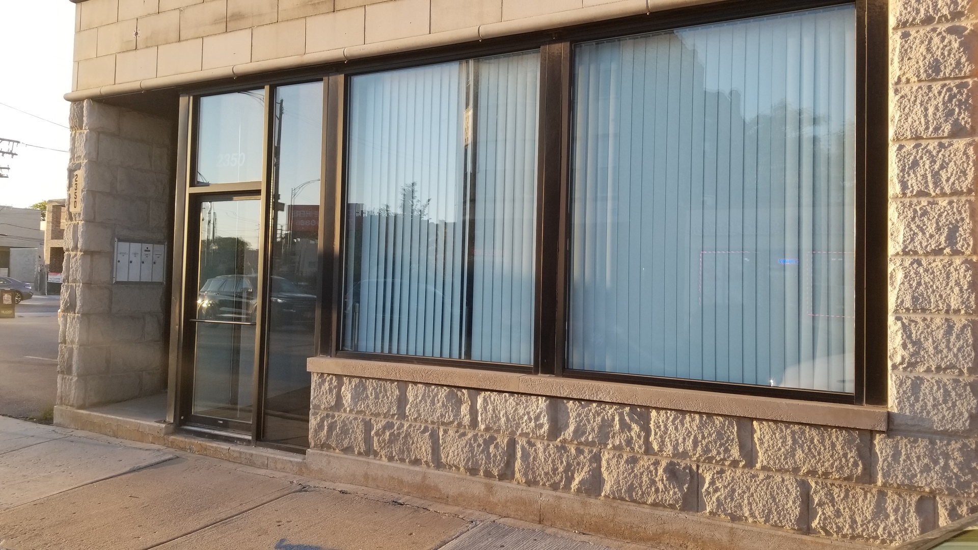 2350 W Grand Avenue, Chicago, IL 60612