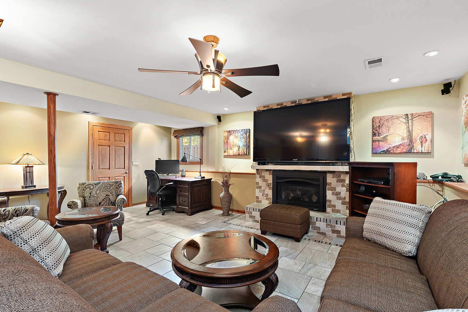 9241 S Kean Avenue, Hickory Hills, IL 60457