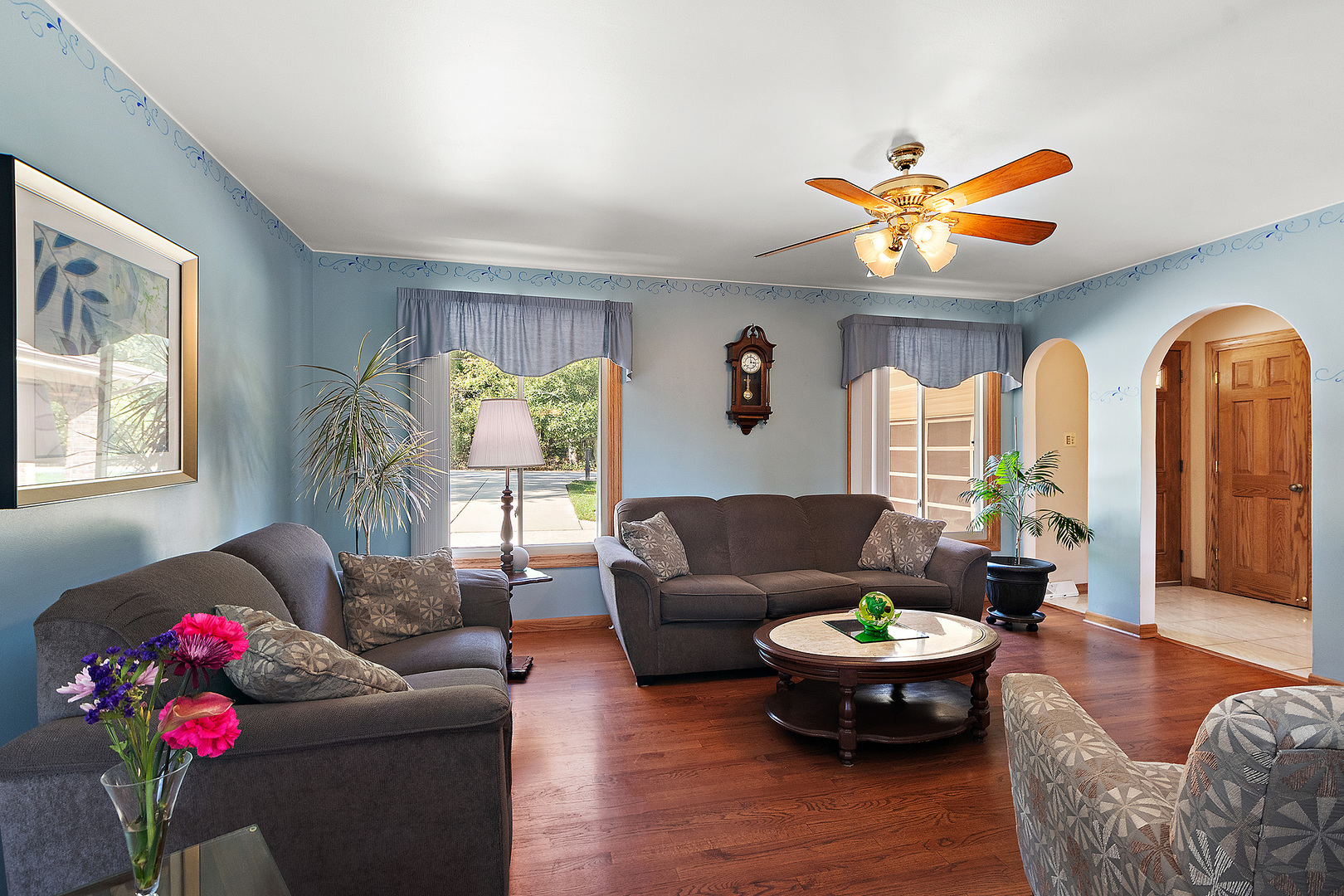9241 S Kean Avenue, Hickory Hills, IL 60457