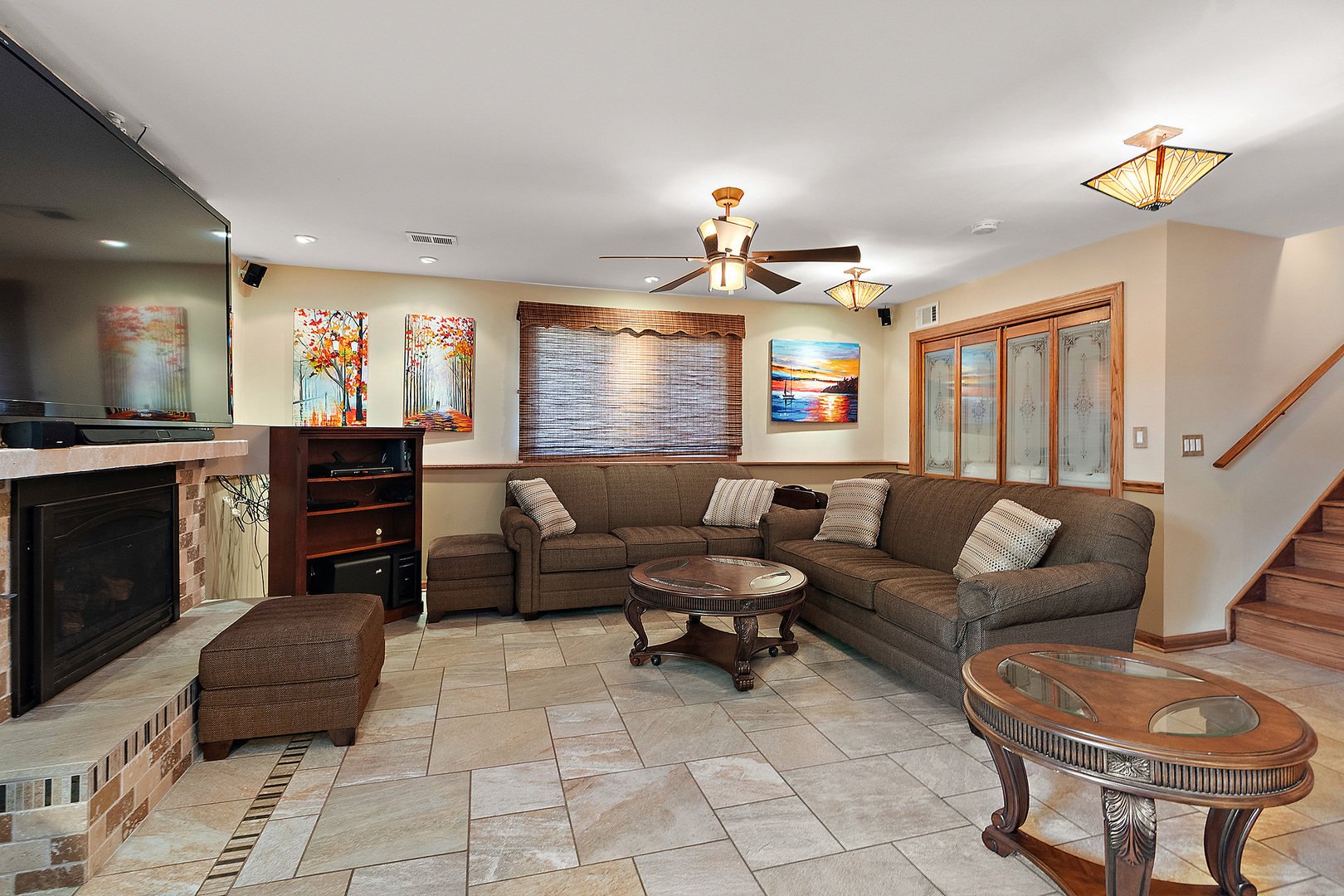 9241 S Kean Avenue, Hickory Hills, IL 60457