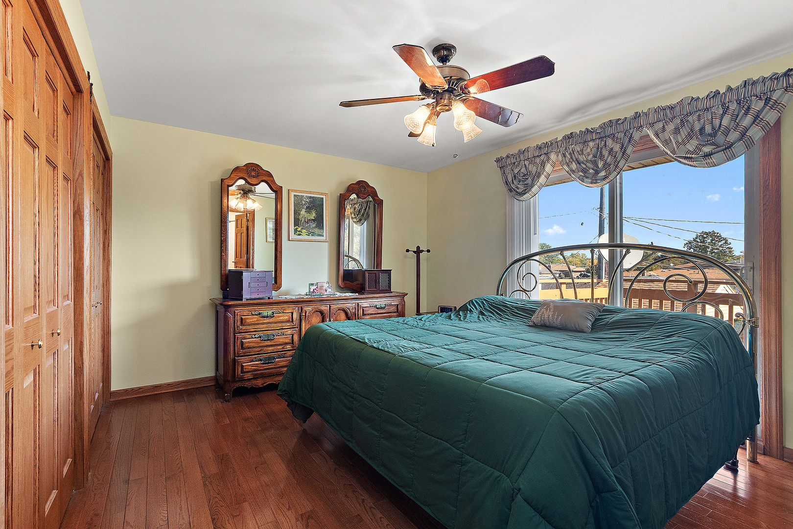 9241 S Kean Avenue, Hickory Hills, IL 60457