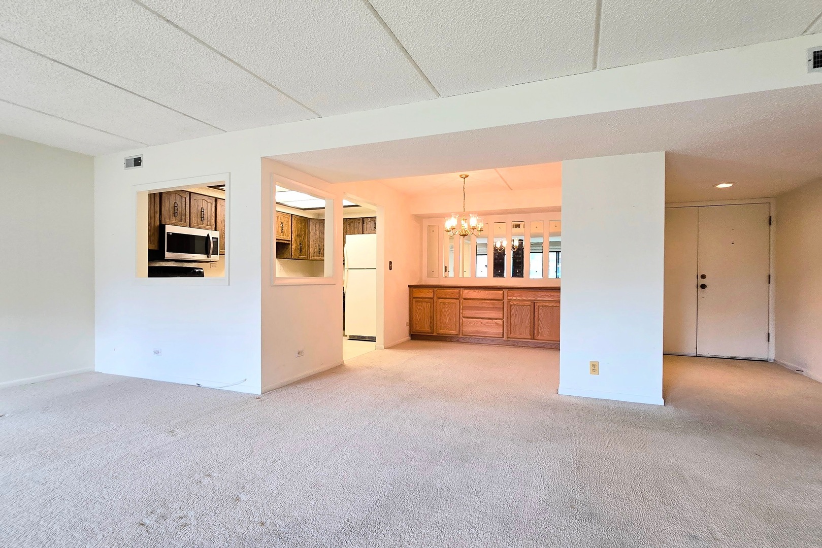 650 Whitney Court #108, Gurnee, IL 60031