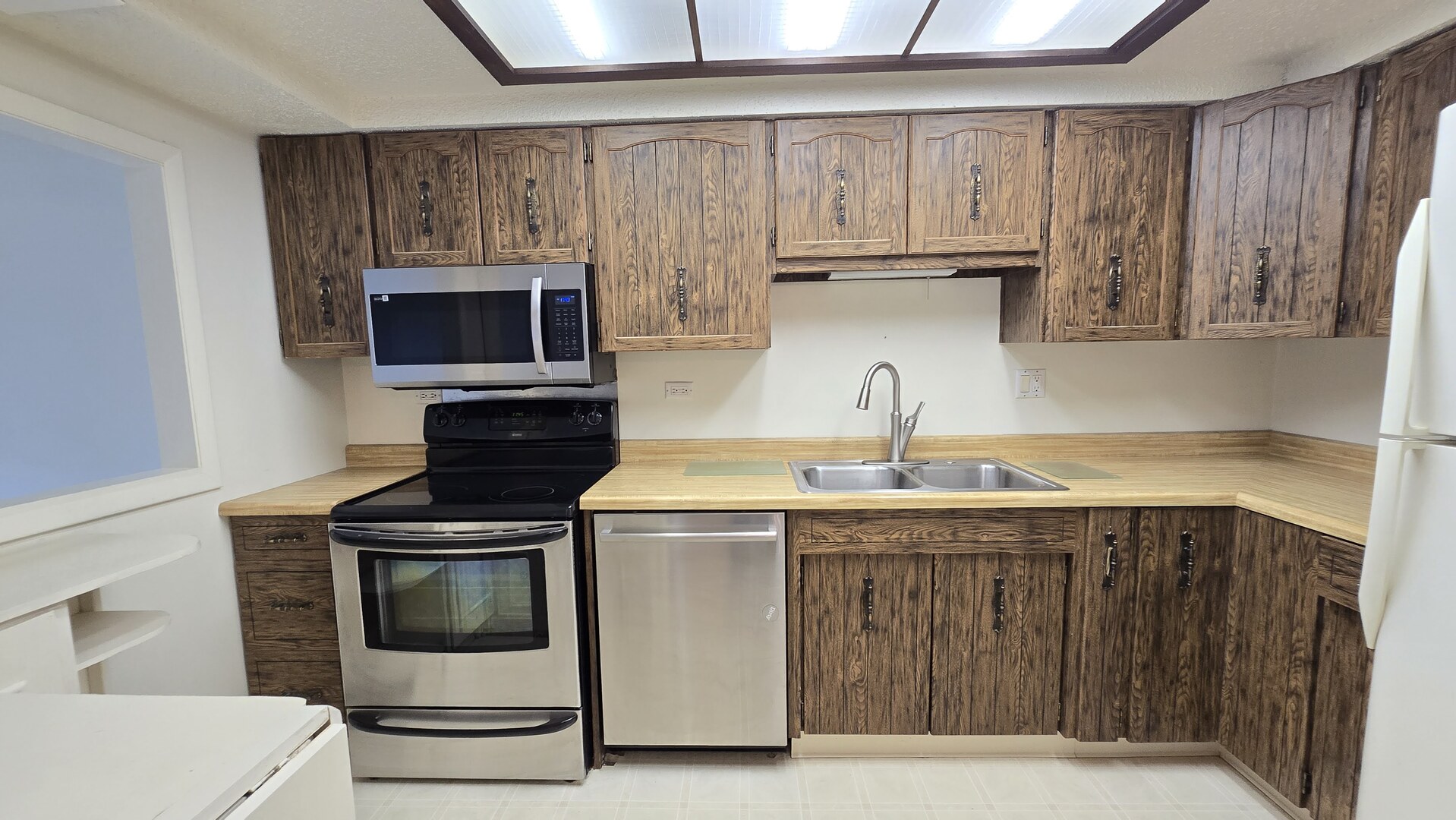 650 Whitney Court #108, Gurnee, IL 60031