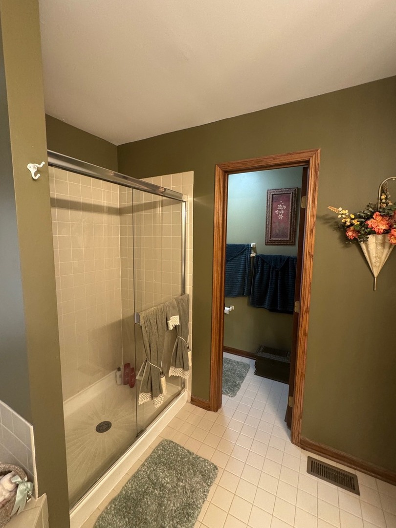 16062 S Lexington Drive, Plainfield, IL 60586