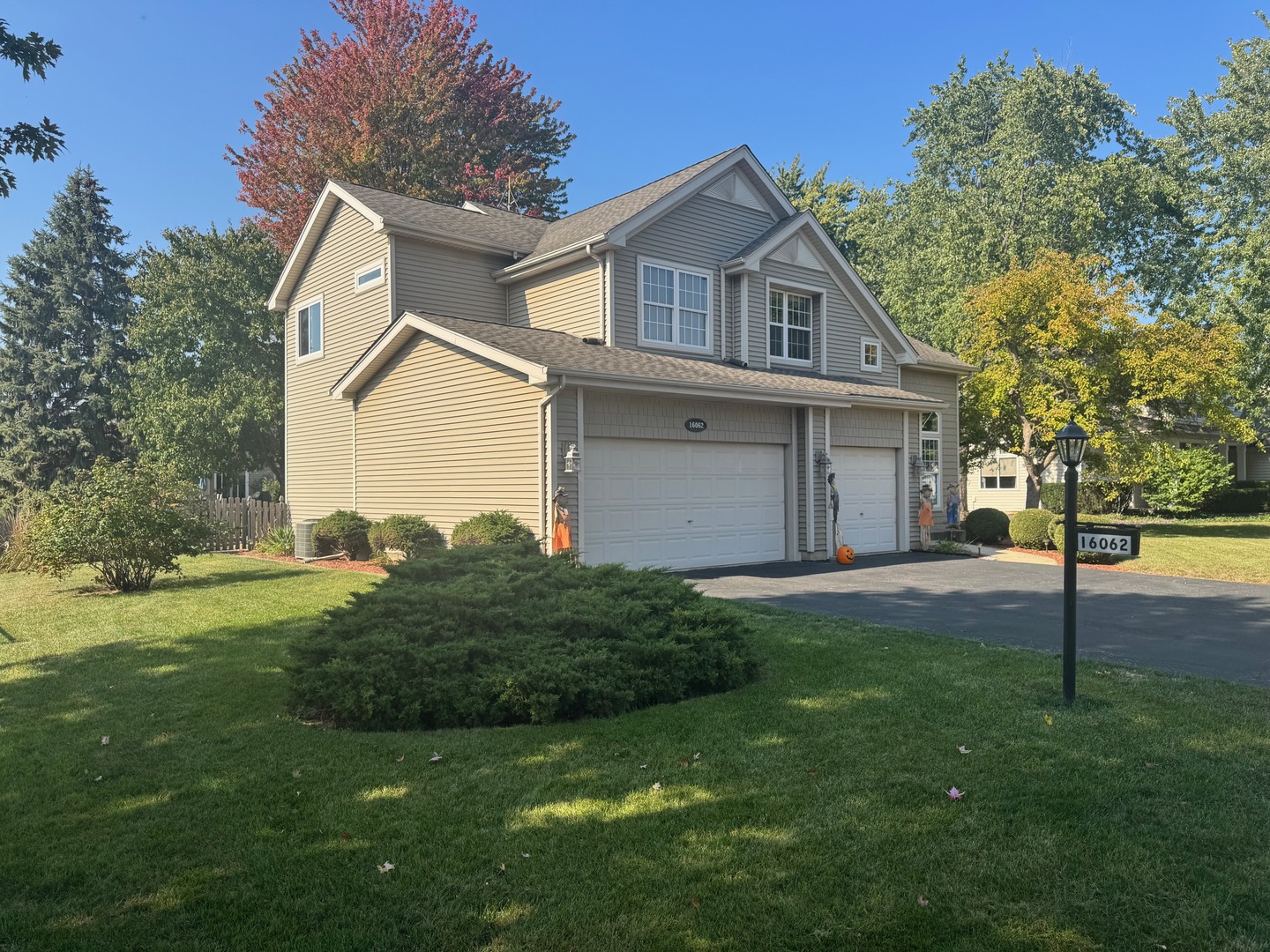 16062 S Lexington Drive, Plainfield, IL 60586