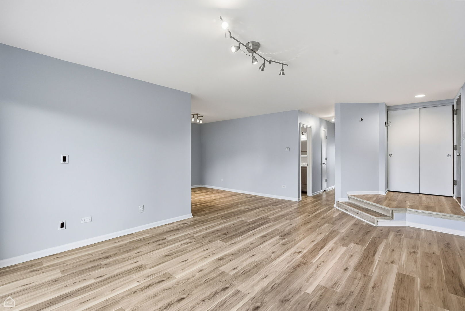 1224 Knottingham Court #1A, Schaumburg, IL 60193