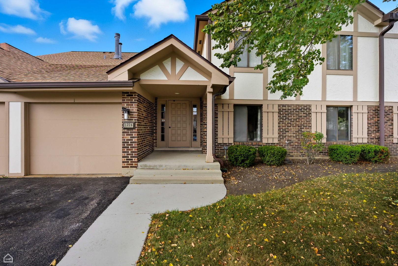 1224 Knottingham Court #1A, Schaumburg, IL 60193