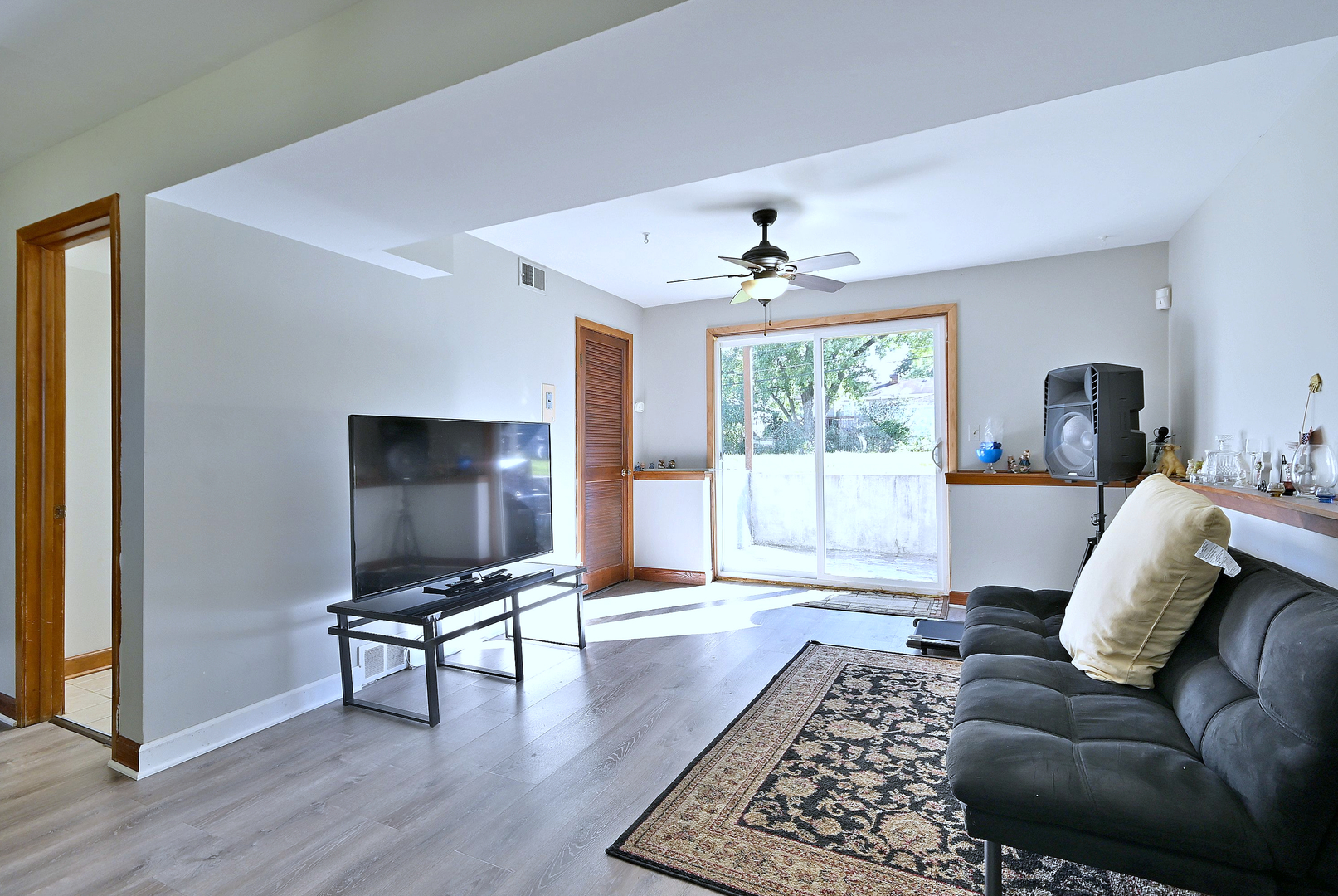 913 S Iowa Street, Addison, IL 60101