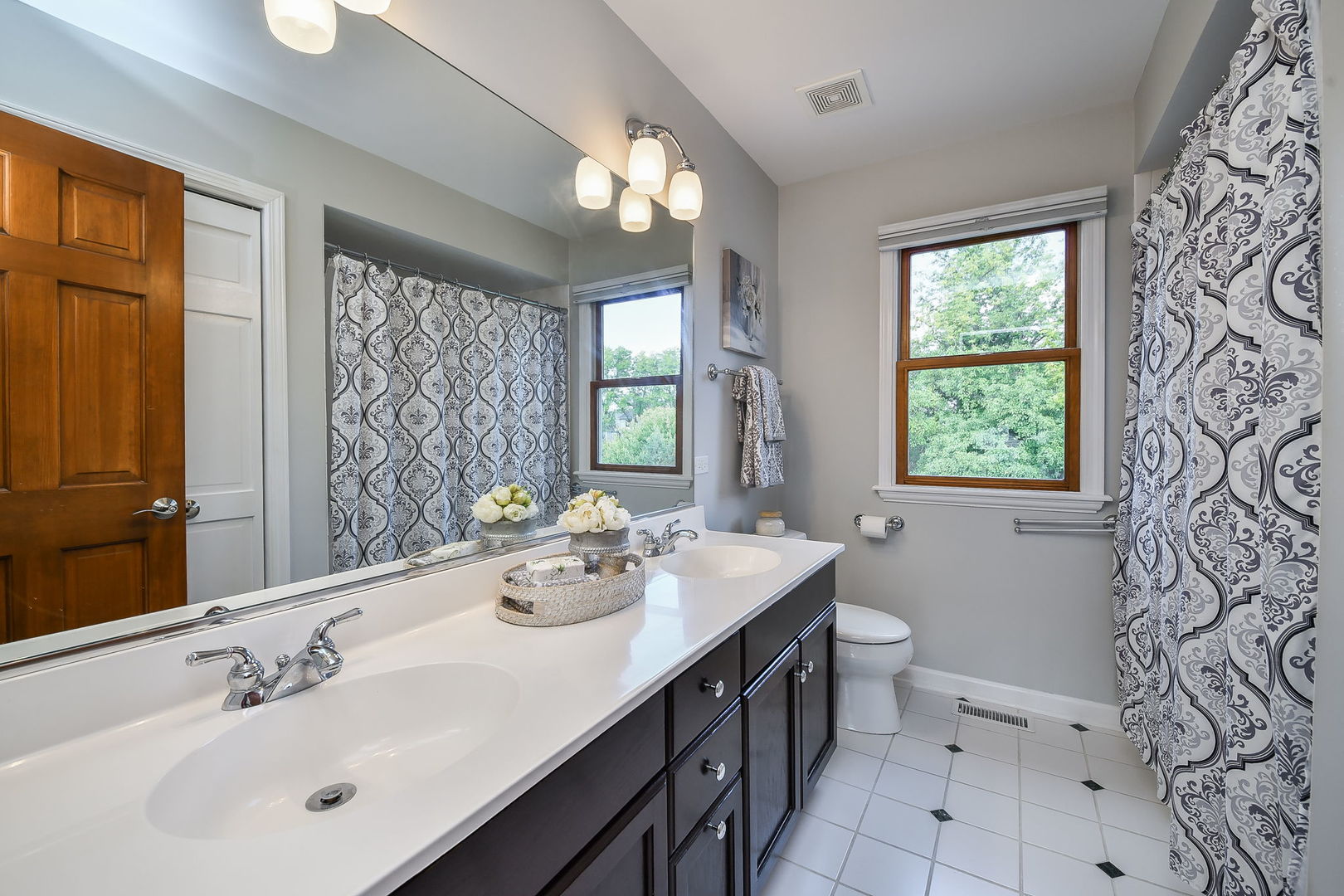 26W276 Thorngate Lane, Winfield, IL 60190