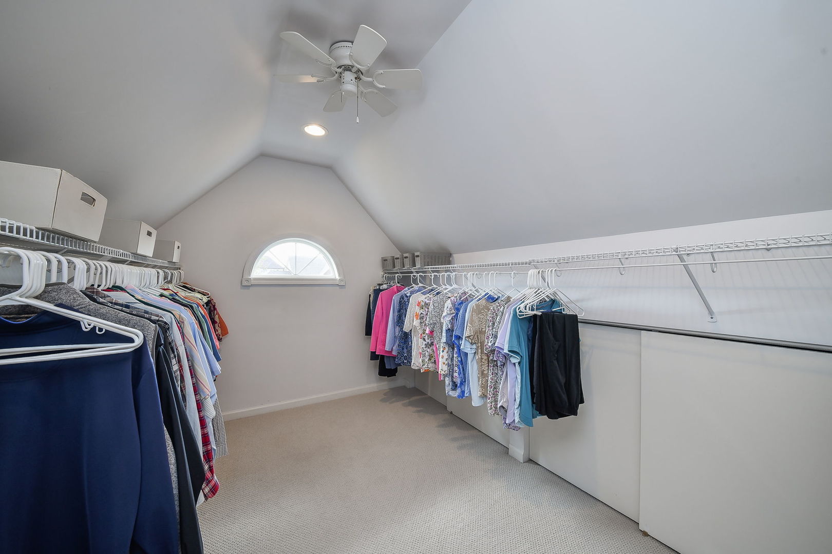 26W276 Thorngate Lane, Winfield, IL 60190