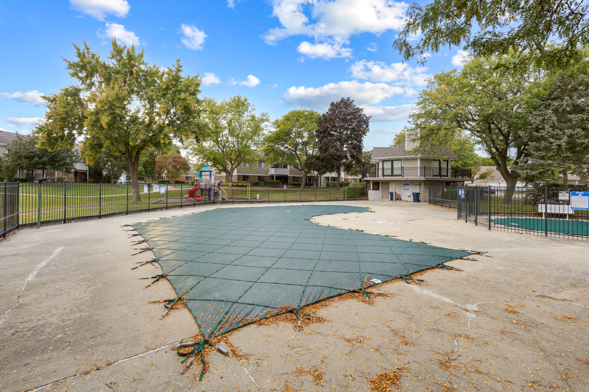 375 Pinetree Lane #D-1, Schaumburg, IL 60193