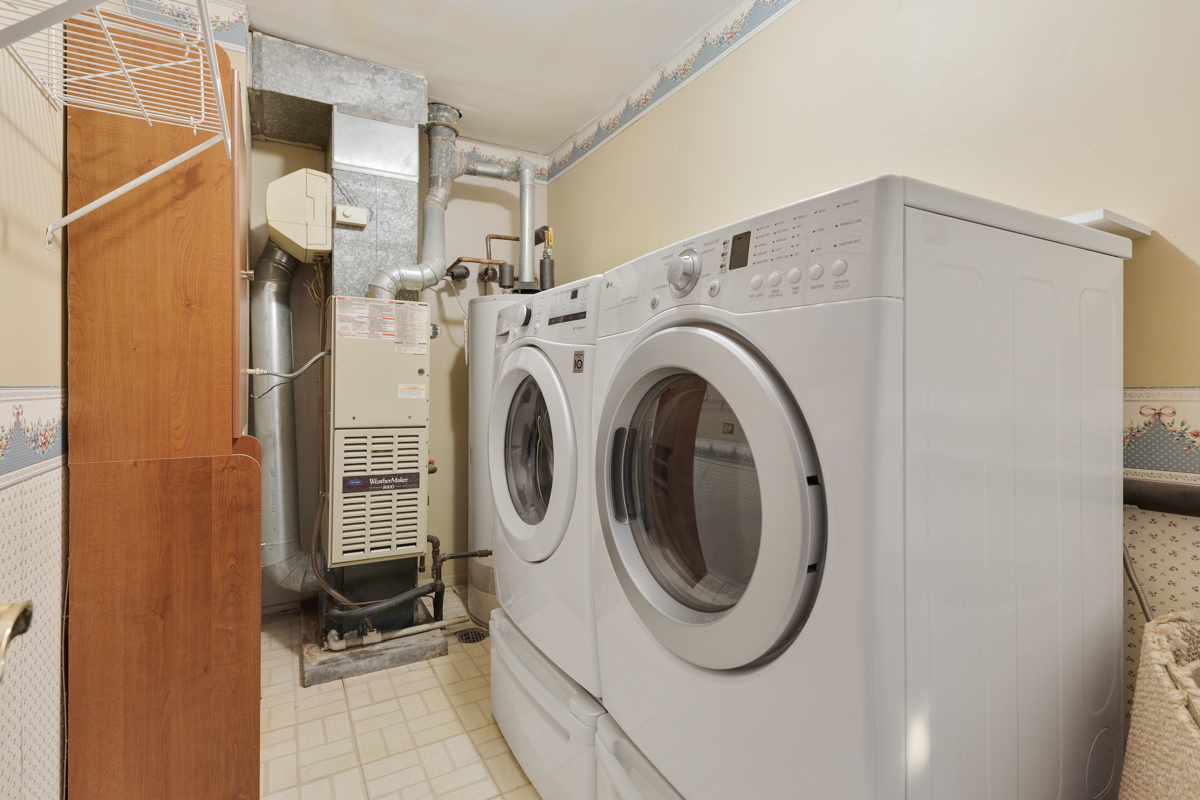 375 Pinetree Lane #D-1, Schaumburg, IL 60193